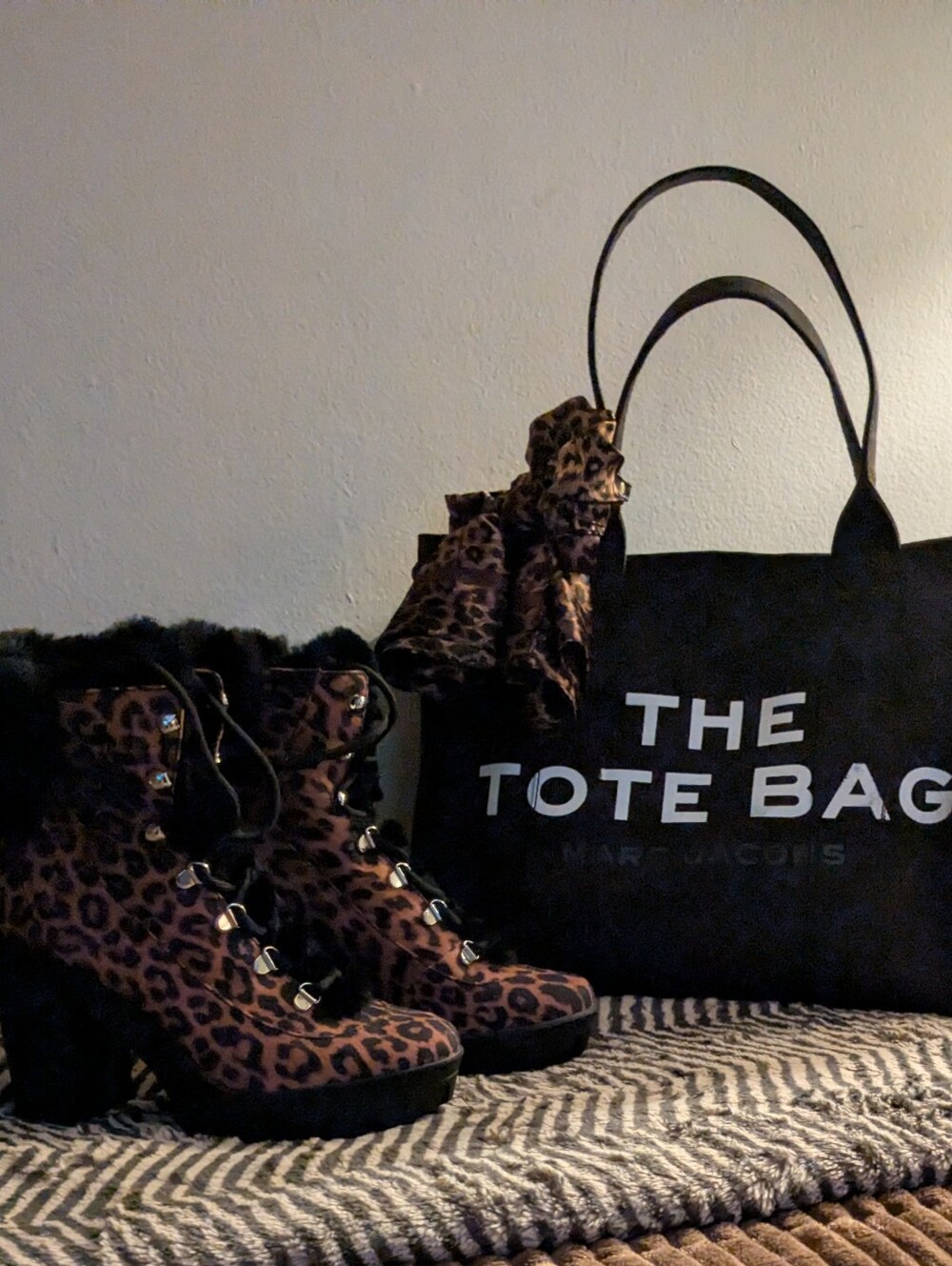 🥰 Leopard Fur Boots